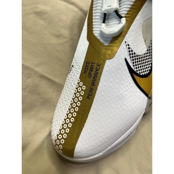 Nike Force Zoom Trout 7 Mens 7.5 Gold White Mid Metal Baseball Cleats Air Spikes - Picture 4 of 10